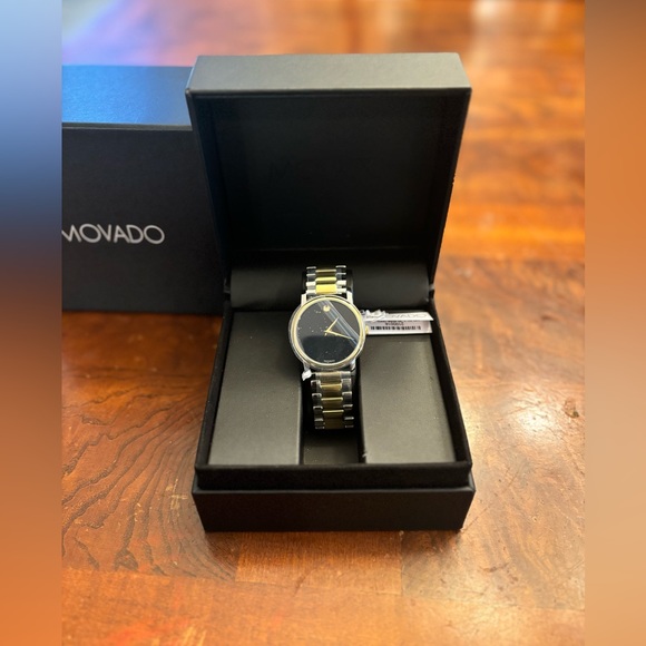 New authentic Movado Men's Two-Tone Watch! - Picture 4 of 6